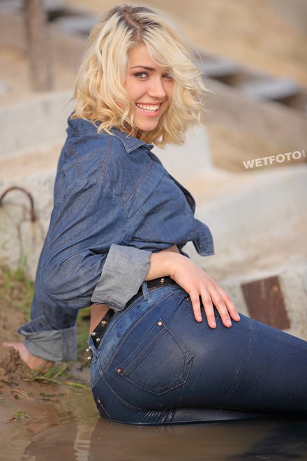 Wetlook By Blonde Girl In Wet Denim Shirt Tight Jeans An