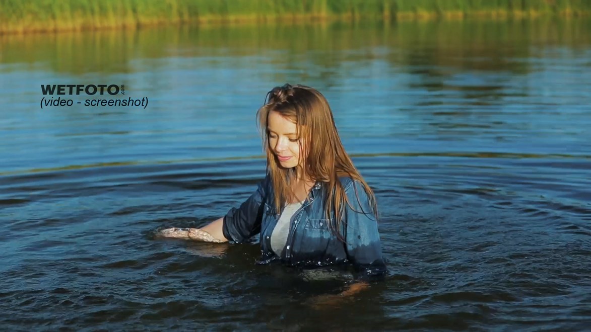 Wetlook By Smiling Girl In Wet Tight Jeans And Gray T Shirt Without Bra In The Lake Wetlookone