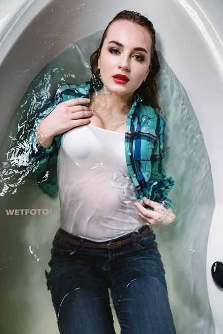 Wetlook By Seductive Girl In Soaking Wet Skinny Jeans And Pantyhose - Wetlookone-3311