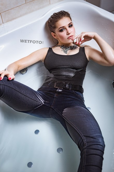 Wetlook By Sexy Girl In Tight Jeans Jacket And Bodysuit In Bath