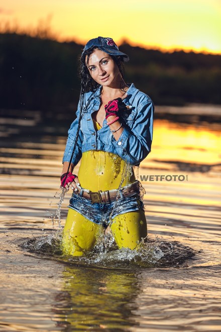 wetfoto wetlook sexy brunette bright clothes gets soaking wet lake