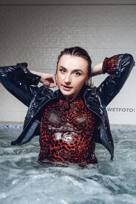 woman jeans wetlook jacket swimming pool wetfoto